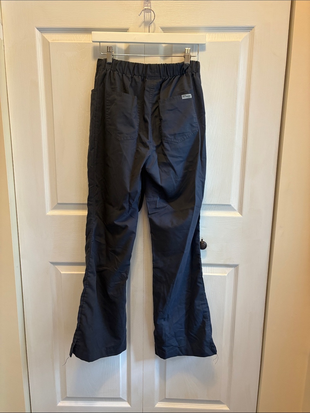 Grey’s Anatomy Grey Wide-Leg Pull-On scrub Pants - Picture 6 of 14